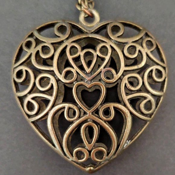 Long puff open work heart pendant necklace - Picture 6 of 10